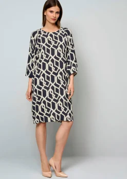 Kleid in grafischem Dessin