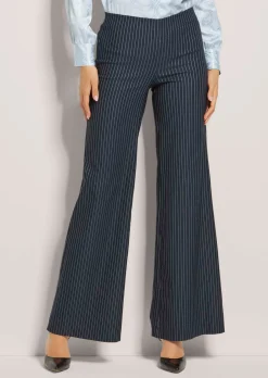 Schlupfhose in ausgestellter Form