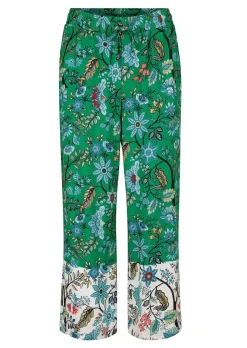 Strandhose in sommerlichem Blumendessin