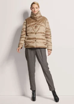 Wattierte Steppjacke mit Stehkragen
